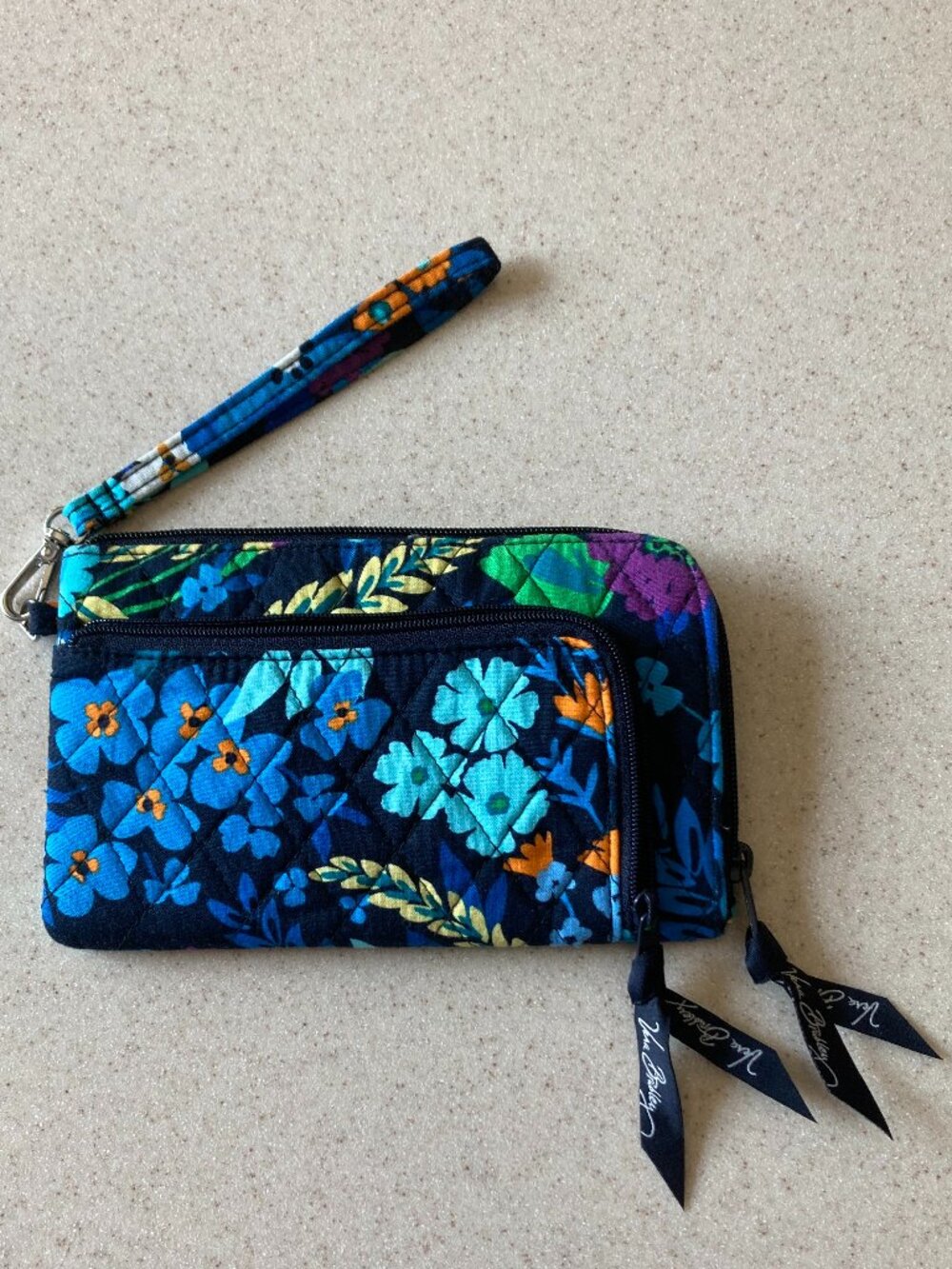 NWOT Vera Bradley Zip Around Wristlet Wallet Midnight Blues